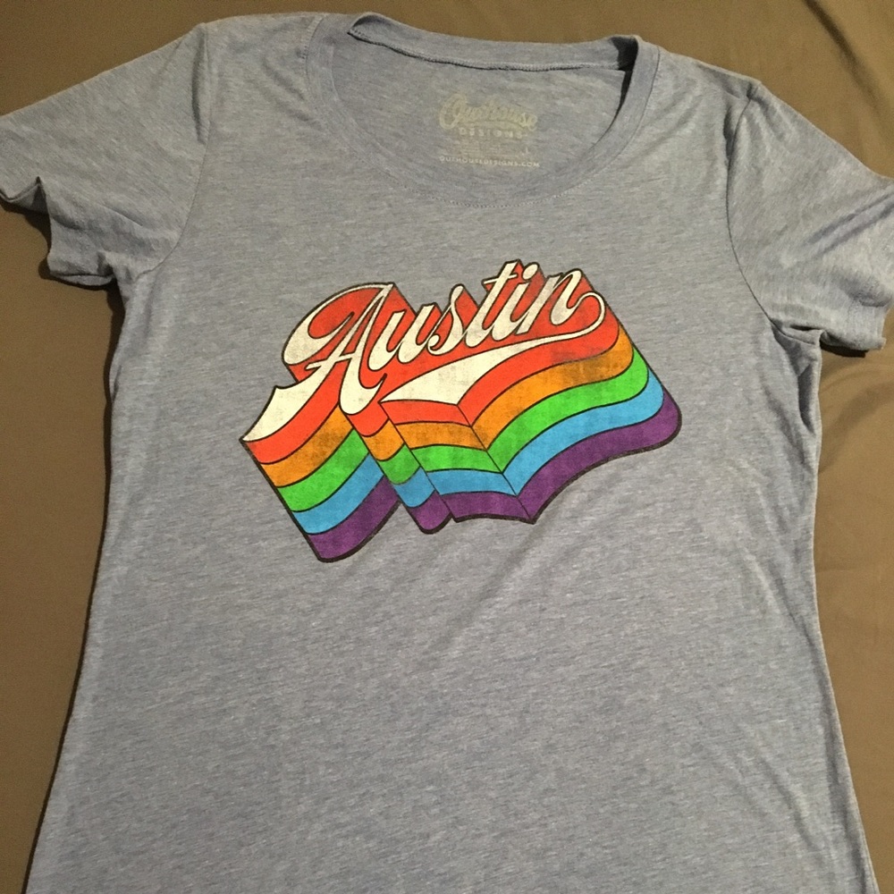 T-shirt brand new never worn Junior’s large